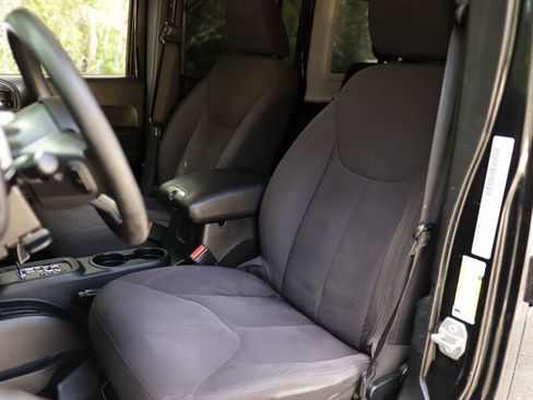 Used 2015 Jeep Wrangler Unlimited Sport AWD/4WD image 18