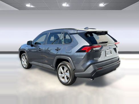Certified 2021 Toyota RAV4 XLE Premium AWD/4WD image 3
