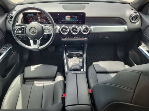 Used 2023 Mercedes-Benz GLB 250 4MATIC w/ Premium Package image 12