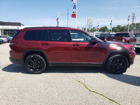 Used 2023 Jeep Grand Cherokee L Laredo AWD/4WD image 2