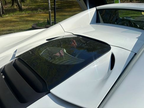 Used 2015 McLaren 650S Spider RWD image 12