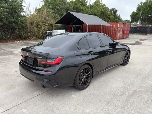 Used 2022 BMW 330i 330i w/ M Sport Package image 3
