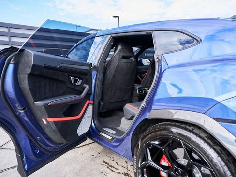 Used 2024 Lamborghini Urus Performante image 38