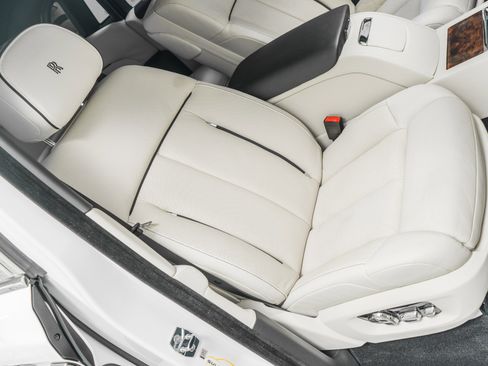 Used 2023 Rolls-Royce Phantom Sedan image 28