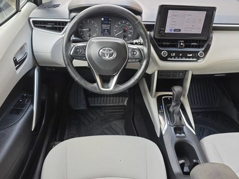 Used 2023 Toyota Corolla Cross LE FWD image 9