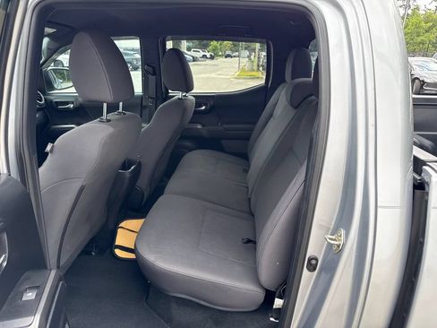 Used 2019 Toyota Tacoma TRD Sport AWD/4WD image 11