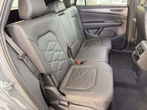 New 2026 Volkswagen Atlas Cross Sport SE FWD image 29