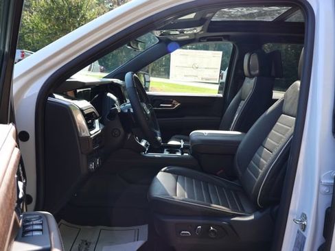 New 2026 GMC Yukon Denali Ultimate w/ LPO, Floor Liner Package AWD/4WD image 21