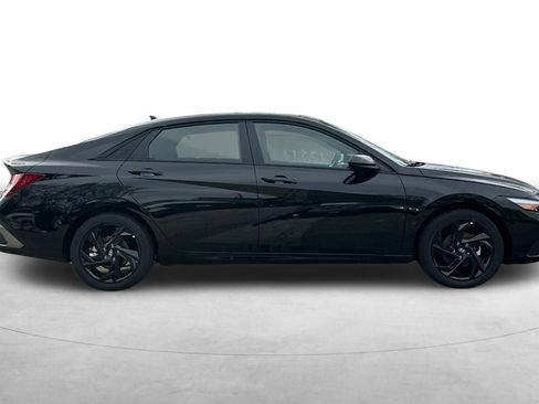 Used 2026 Hyundai Elantra Sport FWD image 9