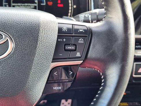 Used 2025 Toyota Camry SE image 20