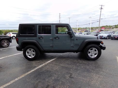 Used 2015 Jeep Wrangler Unlimited Sport w/ Quick Order Package 24S AWD/4WD image 6
