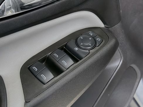 Used 2024 Chevrolet Equinox LS FWD image 21