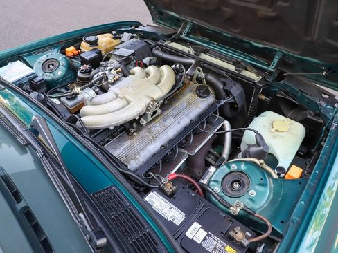 Used 1992 BMW 325i Convertible RWD image 11