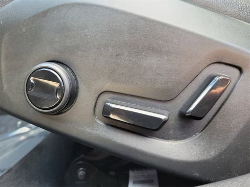 Used 2022 Volvo S60 B5 Momentum image 18