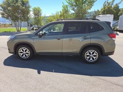 Used 2024 Subaru Forester Premium AWD/4WD image 7