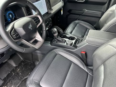 New 2025 Ford Bronco Badlands image 10