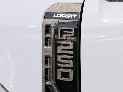 New 2026 Ford F250 Lariat w/ Black Appearance Package AWD/4WD image 12