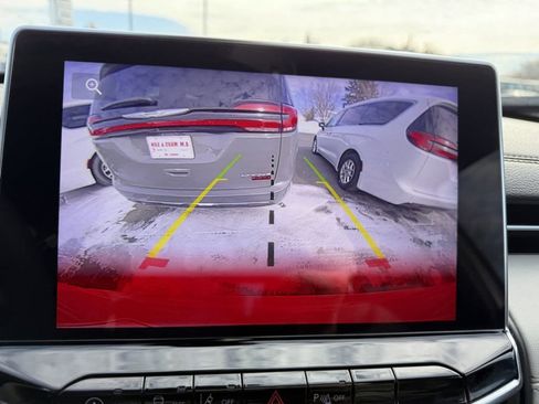 Used 2024 Jeep Compass Limited image 23