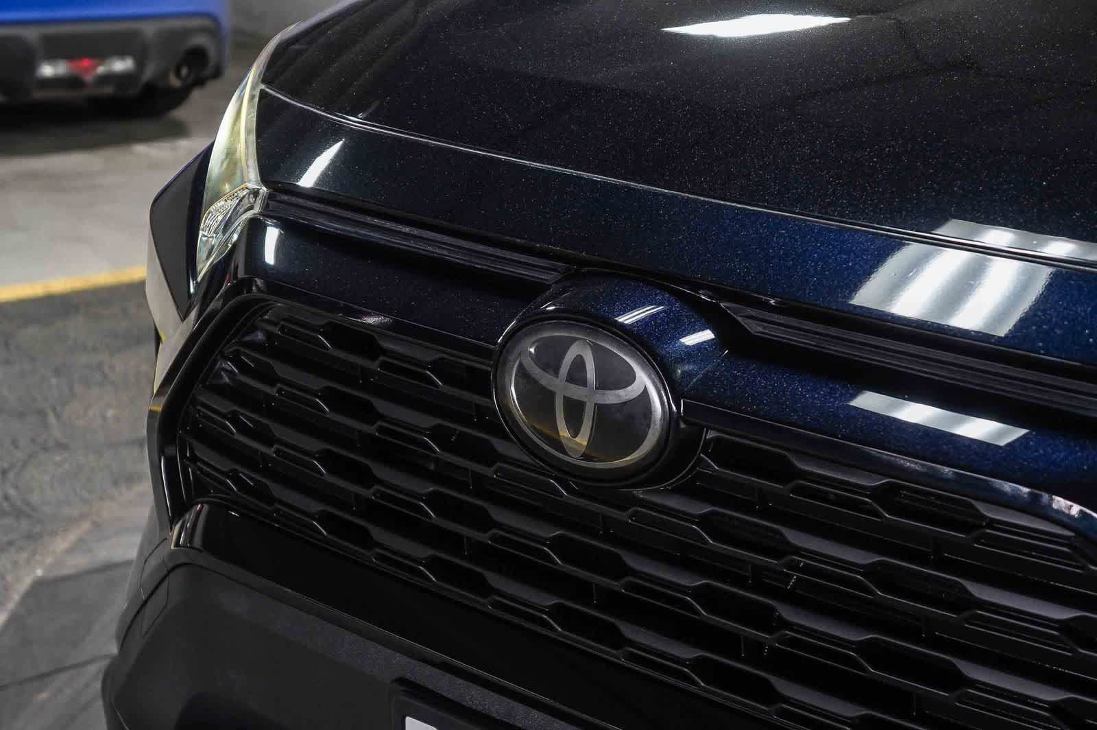 Certified 2019 Toyota RAV4 LE w/ Carpet Mat Package FWD image 9