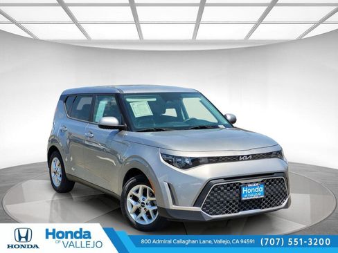 Used 2024 Kia Soul LX w/ Option Group 015 FWD image 1