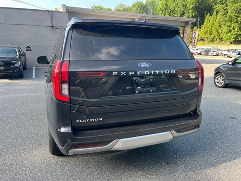 Used 2025 Ford Expedition Platinum AWD/4WD image 18