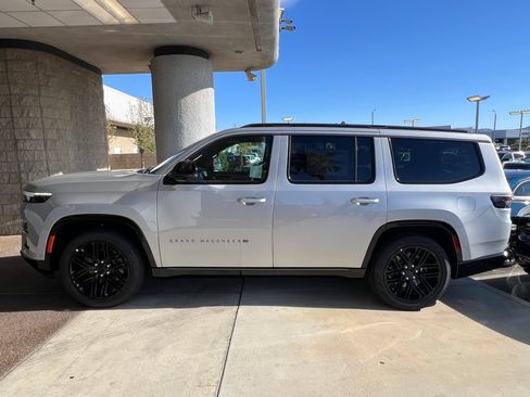 New 2026 Jeep Grand Wagoneer Limited AWD/4WD image 4