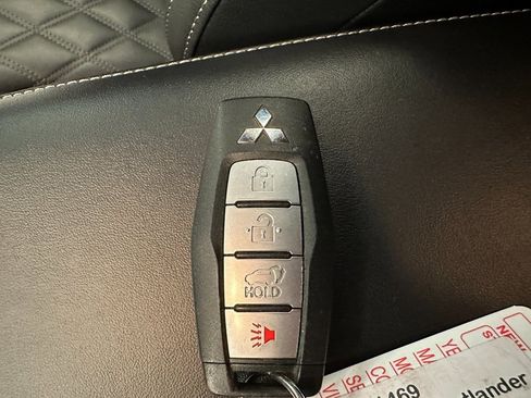 Used 2022 Mitsubishi Outlander SEL image 17