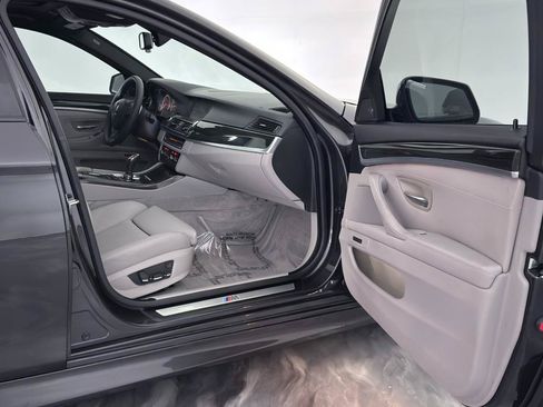 Used 2013 BMW 550i Sedan RWD image 24