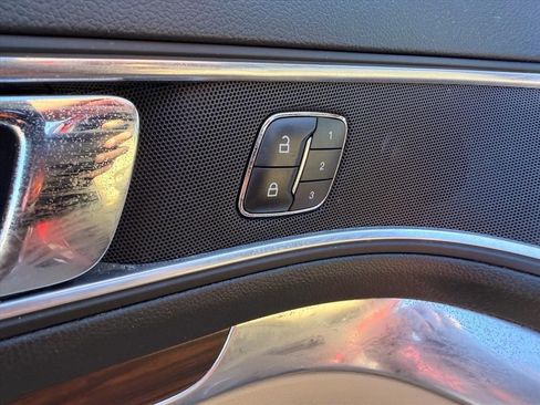 Used 2017 Ford Explorer Limited image 15