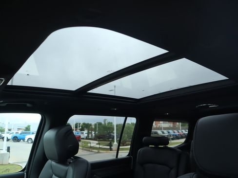 New 2026 Jeep Grand Wagoneer Limited AWD/4WD image 18