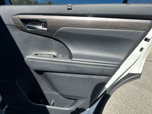 Used 2021 Toyota Highlander Limited image 36