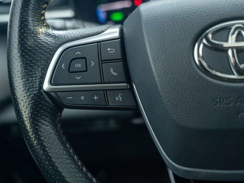 Used 2022 Toyota Sienna XLE Woodland Edition image 28