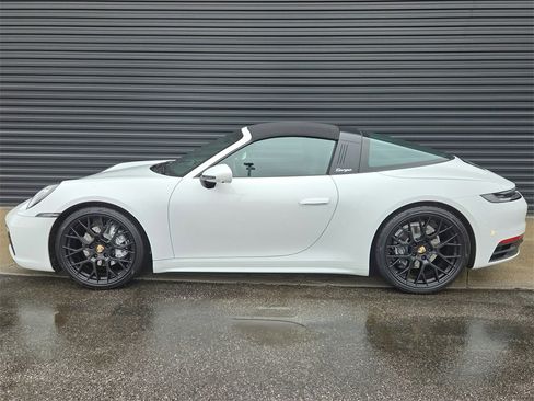 Used 2024 Porsche 911 Targa 4 image 2