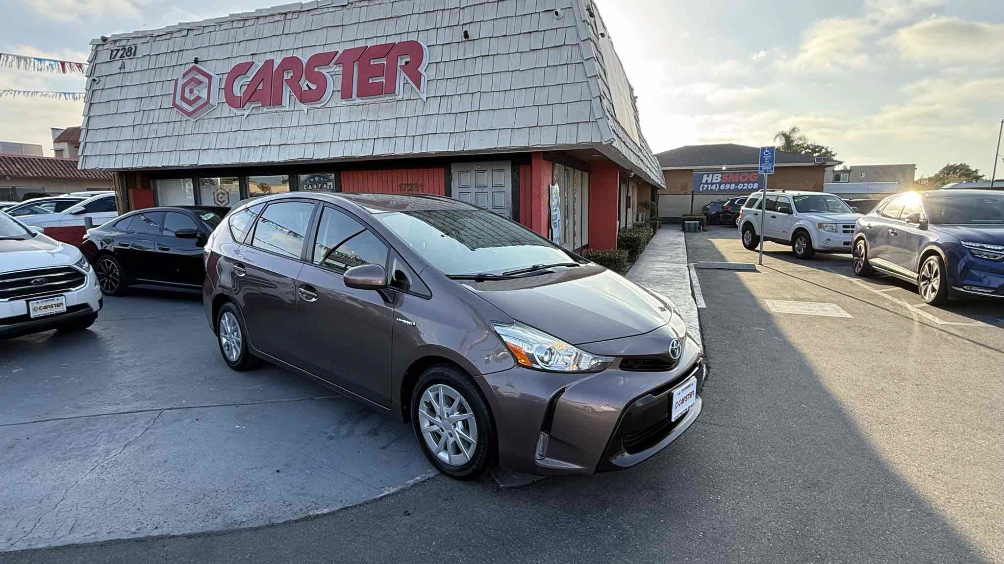 Used 2017 Toyota Prius V Four FWD image 31