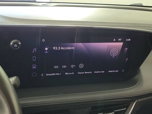 Used 2025 Buick Encore GX Avenir w/ Avenir Convenience Package FWD image 29