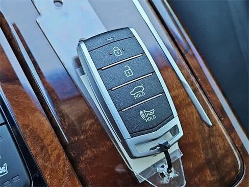 Used 2019 Genesis G90 3.3T Premium image 36