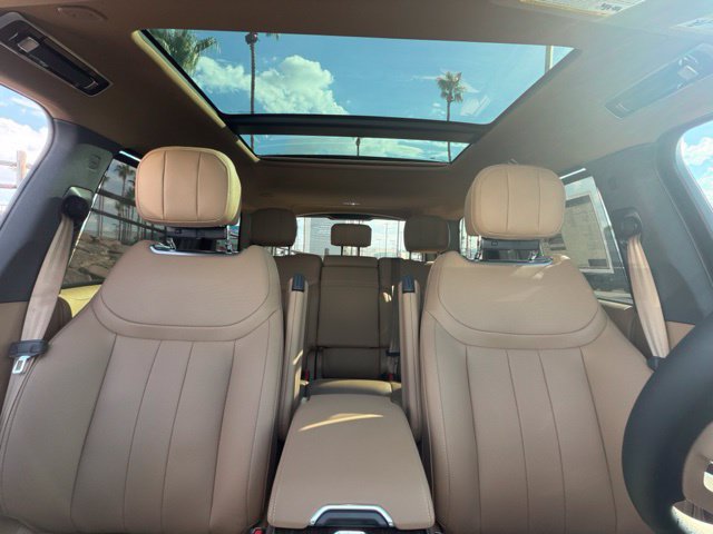 New 2026 Land Rover Range Rover Long Wheelbase SE AWD/4WD image 11