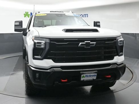 Used 2025 Chevrolet Silverado 2500 LTZ w/ LTZ Plus Package image 4