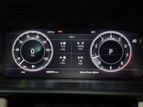 Used 2018 Land Rover Discovery HSE AWD/4WD image 17