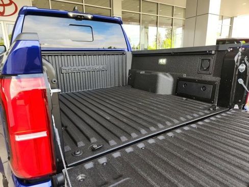 Used 2024 Toyota Tacoma Limited AWD/4WD image 10