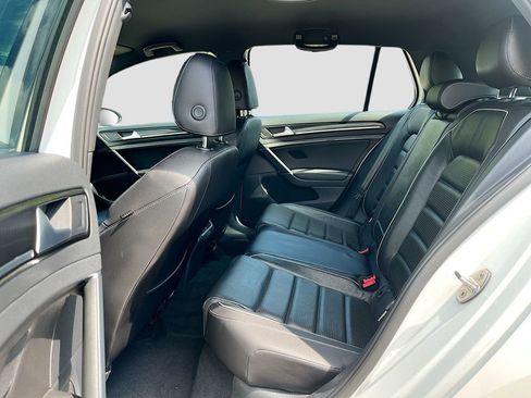 Used 2019 Volkswagen Golf R 4-Door image 25