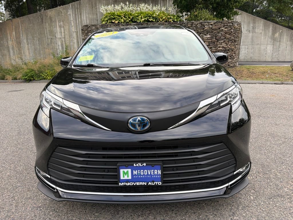 Used 2021 Toyota Sienna XLE AWD/4WD image 10