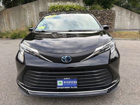 Used 2021 Toyota Sienna XLE AWD/4WD image 10