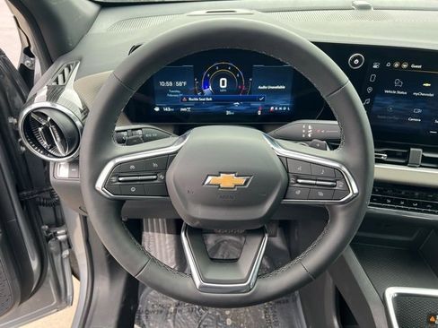 New 2026 Chevrolet Equinox LT w/ Convenience Package II image 9