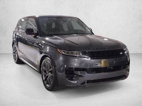 Used 2025 Land Rover Range Rover Sport SE AWD/4WD image 3