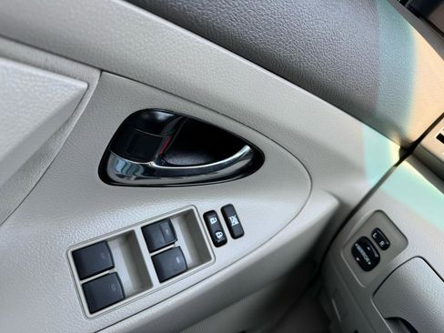 Used 2011 Toyota Camry LE image 22