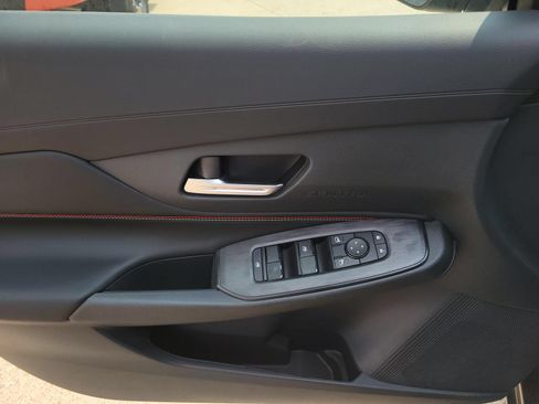 New 2027 Nissan Sentra SR w/ Floor Mat Package FWD image 15