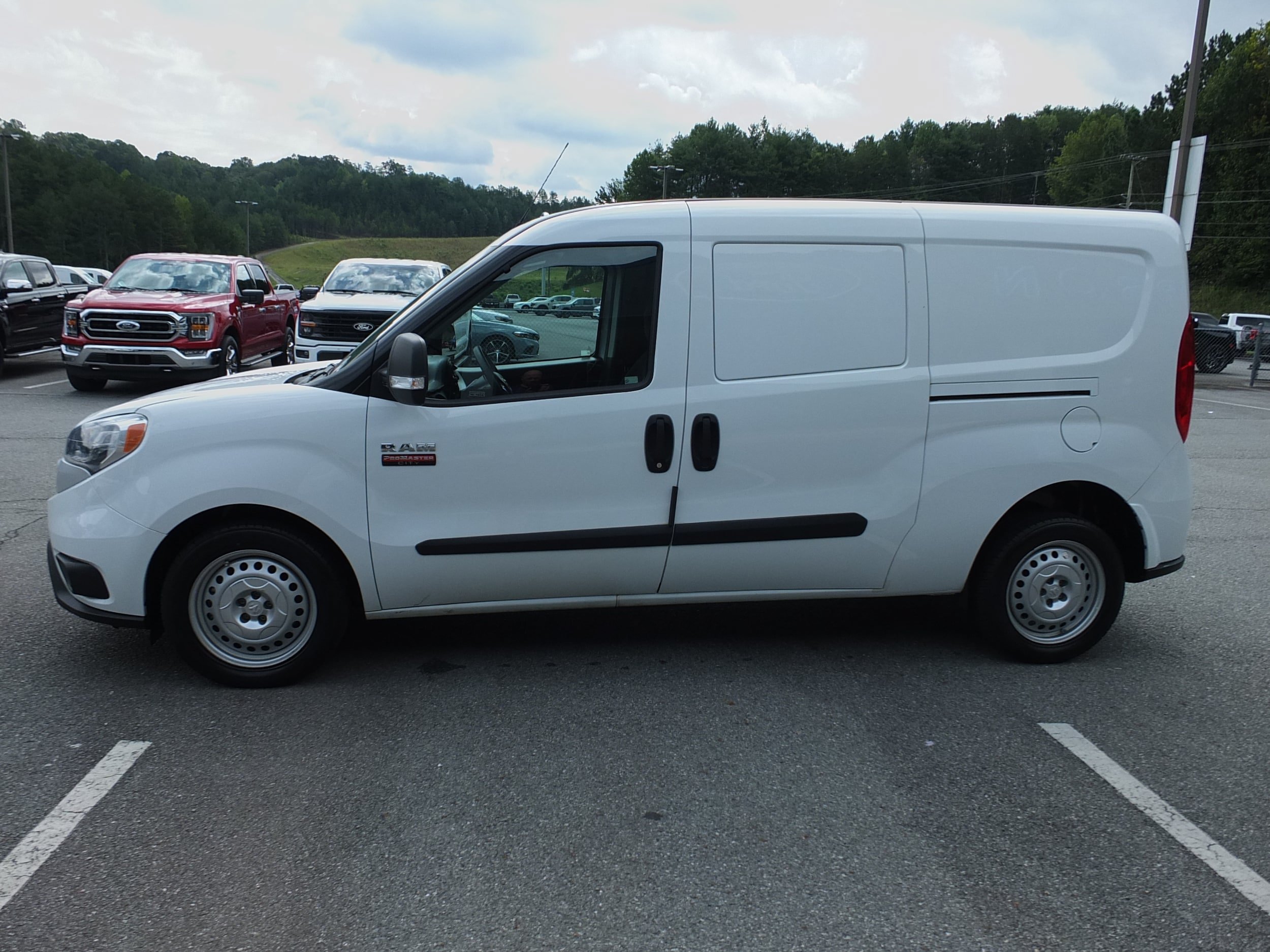 Used 2022 RAM ProMaster City Tradesman FWD image 6
