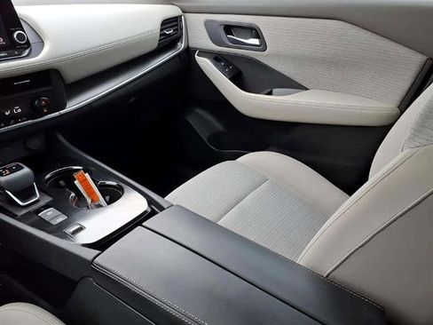 Certified 2023 Nissan Rogue SV image 12