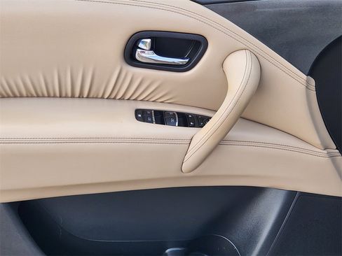 Used 2021 Nissan Armada SV w/ SV Appearance Package image 18